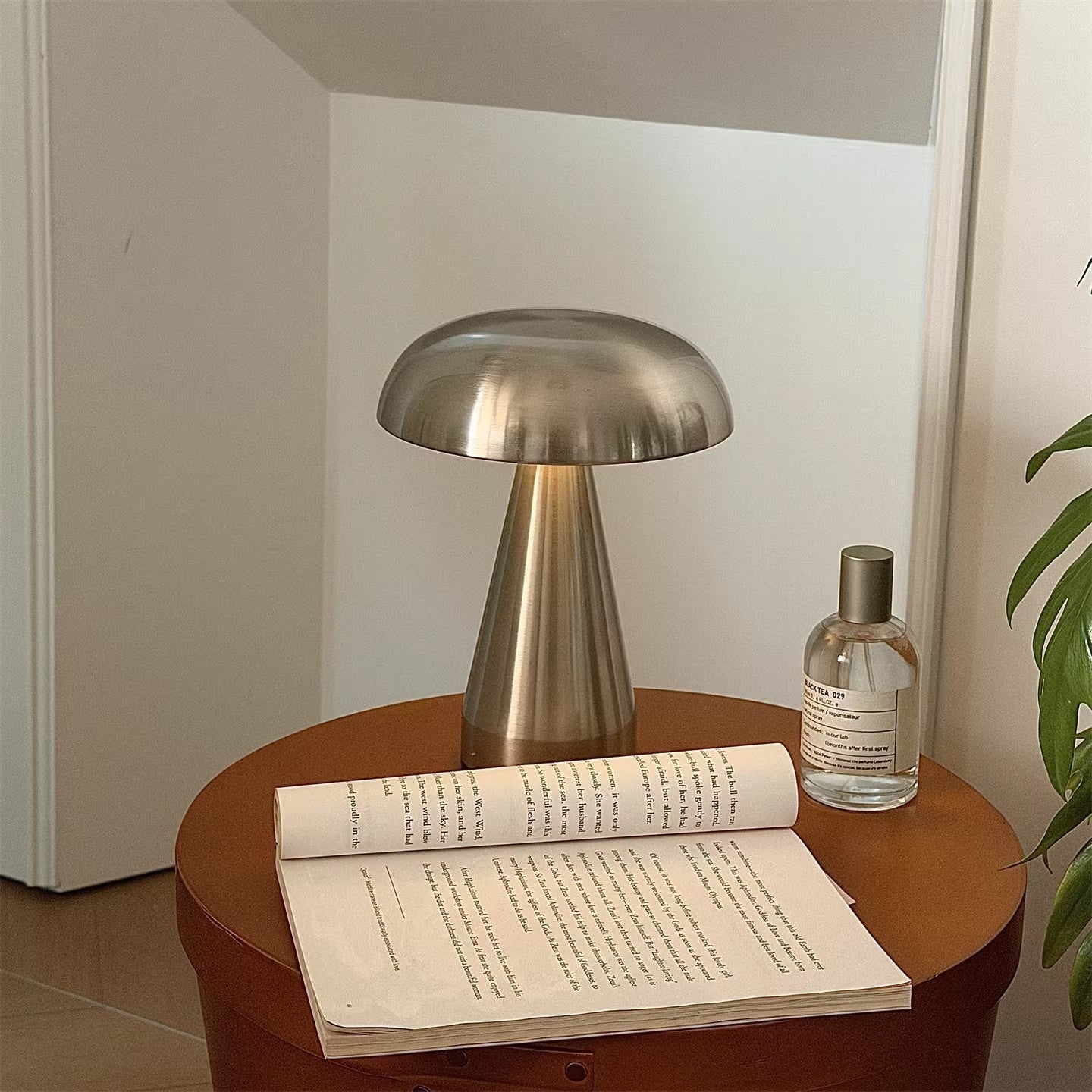 Metal Mushroom Table Lamp