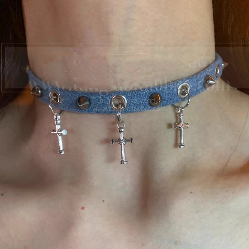 metal necklace