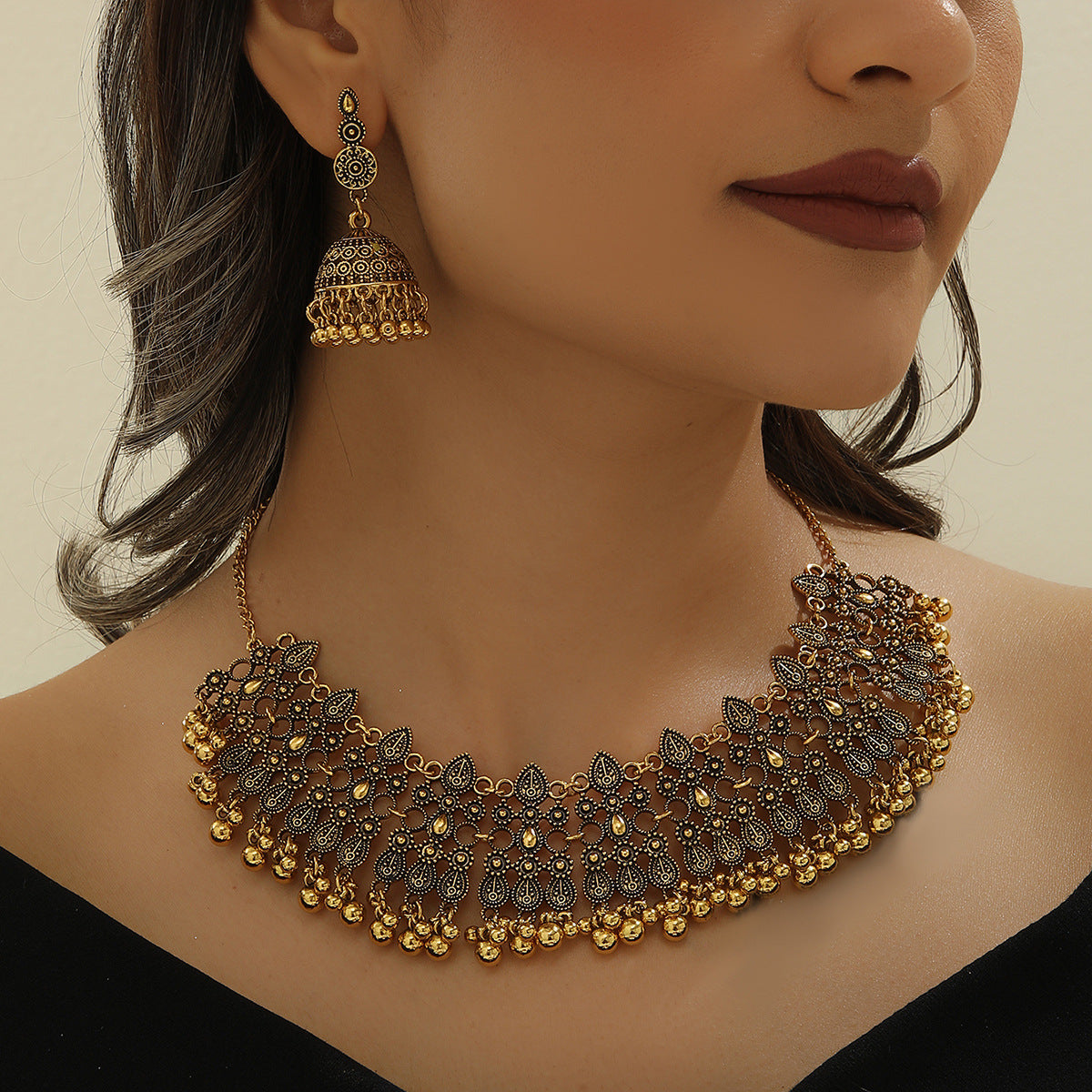 metal necklace set