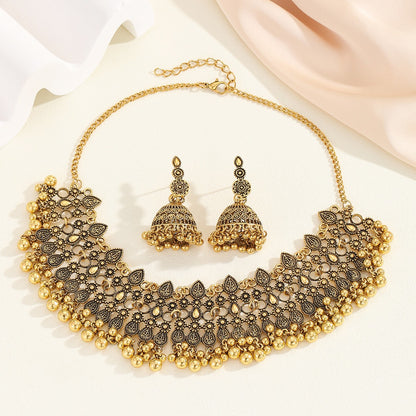 metal necklace set