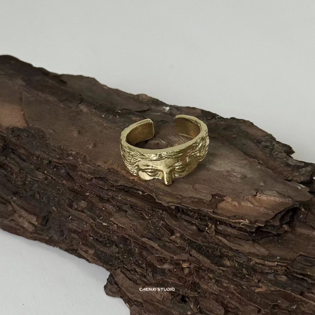 metal ring