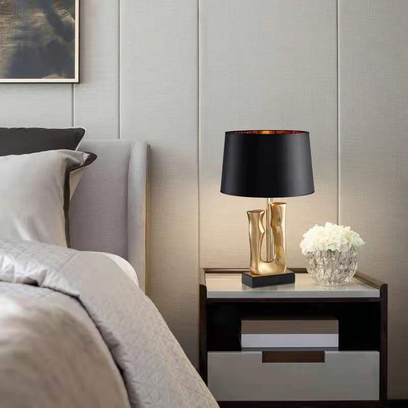 Metal table lamp