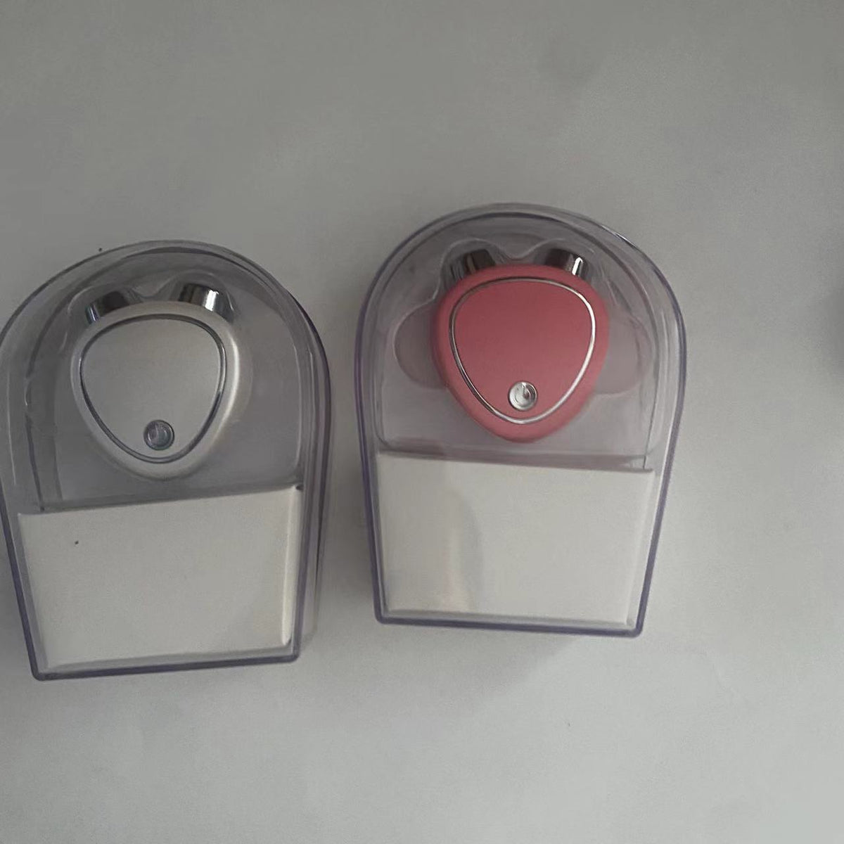 Microcurrent beauty device