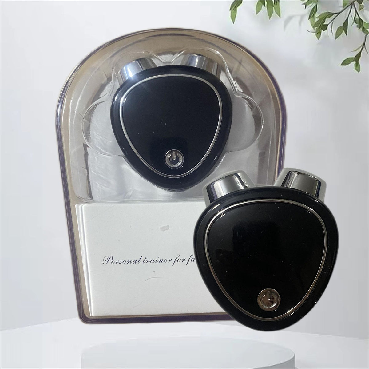 Microcurrent beauty device