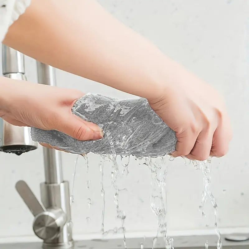 Microfiber cleaning cloth
