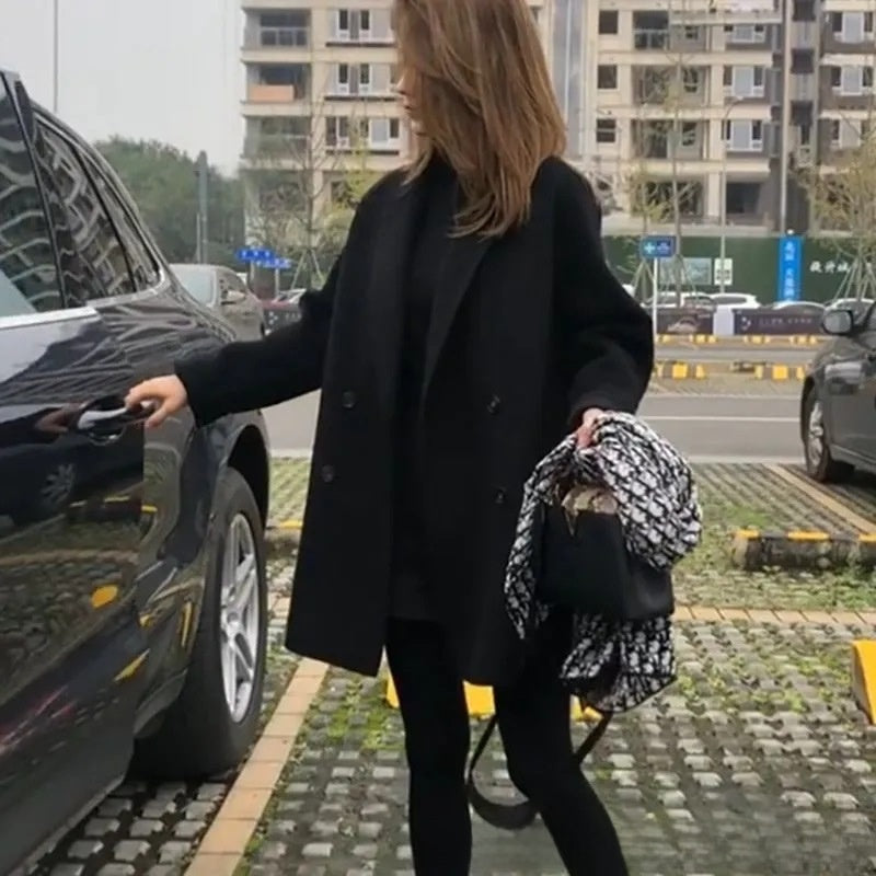 Mid-length woolen coat
