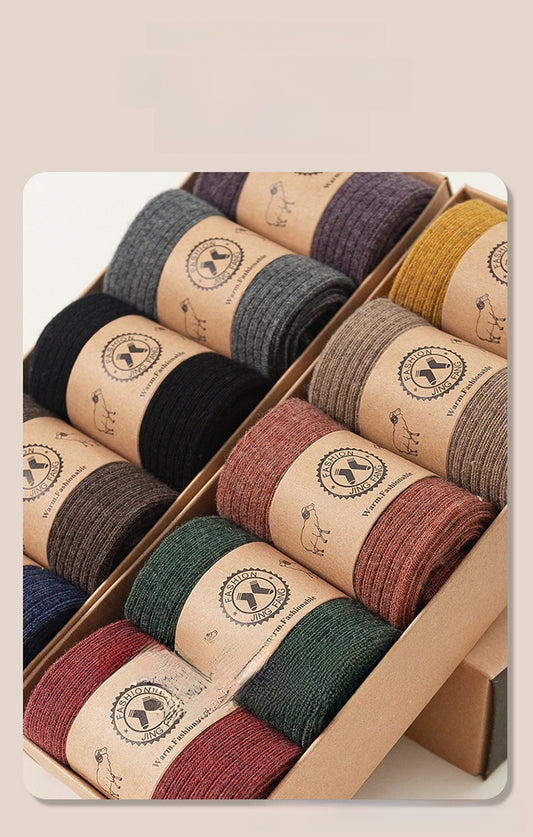 Mid-tube socks warm in autumn and winter