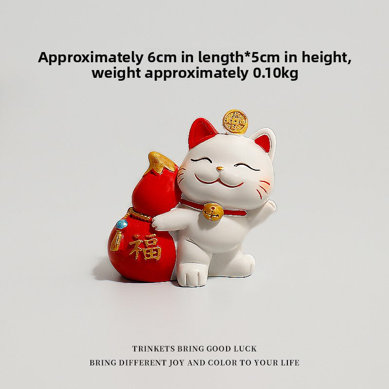Mini office desk decoration of Maneki Neko (Money Cat)