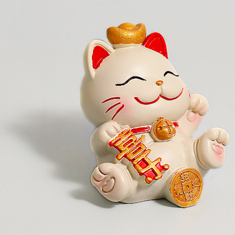 Mini office desk decoration of Maneki Neko (Money Cat)