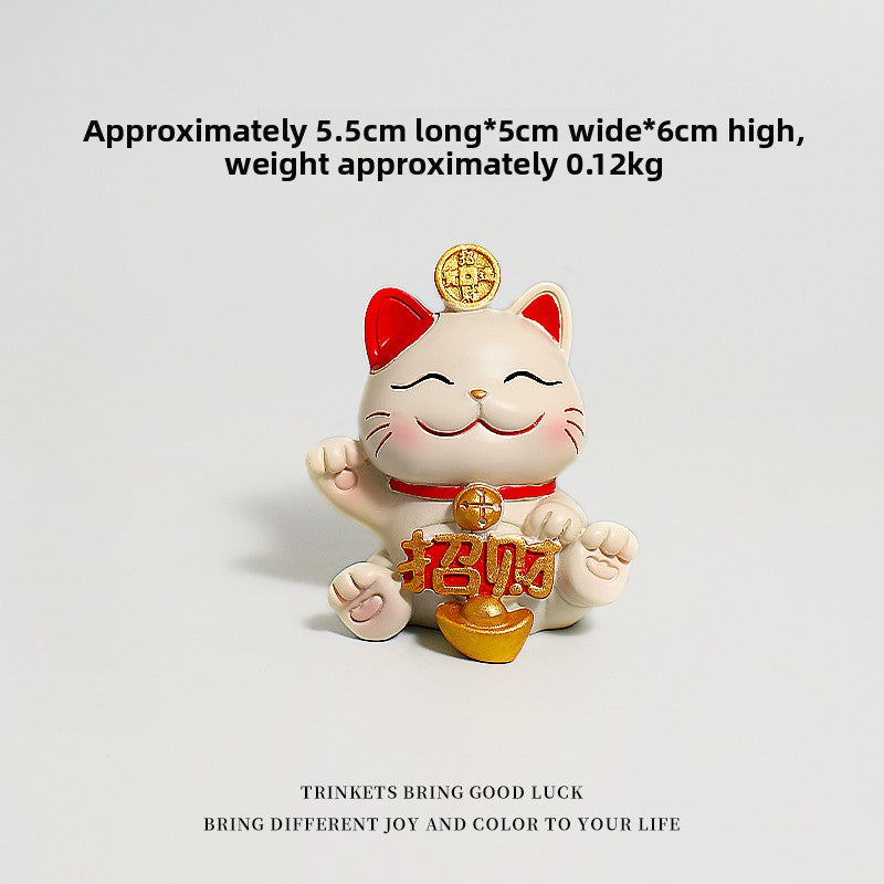 Mini office desk decoration of Maneki Neko (Money Cat)