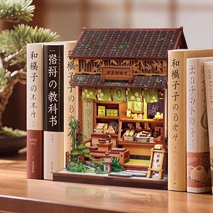Miniature model three-dimensional jigsaw puzzle of the small house