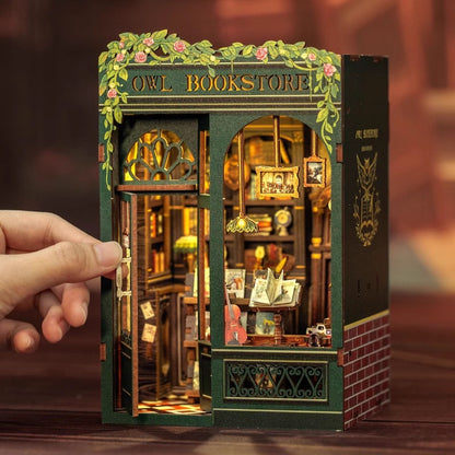 Miniature model three-dimensional jigsaw puzzle of the small house