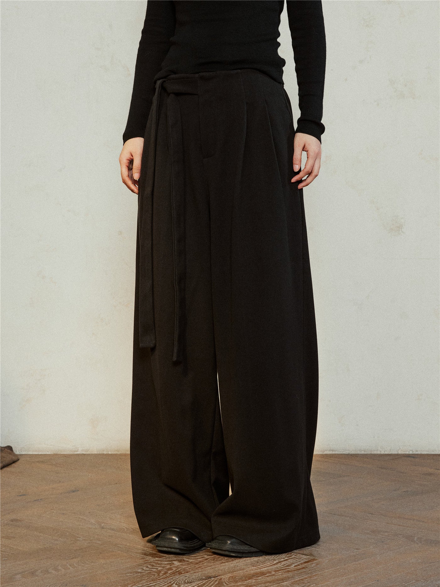 Minimalist Lace-Up Wide-Leg Pants
