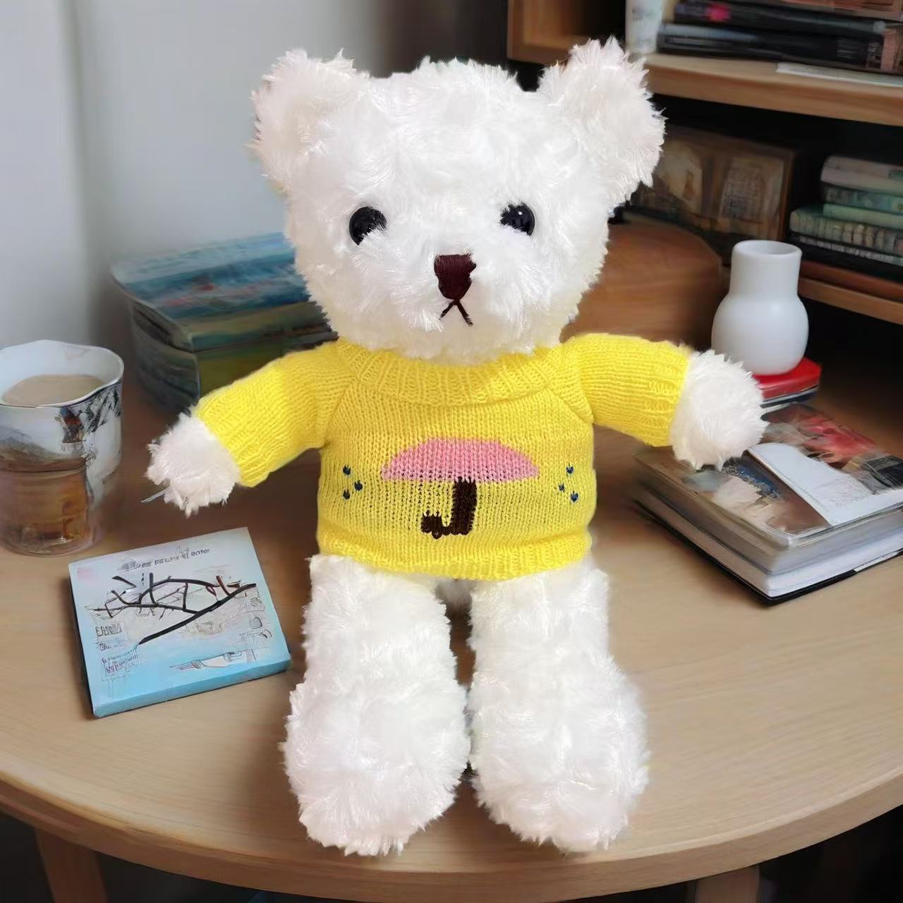 Mittens teddy bear figurine