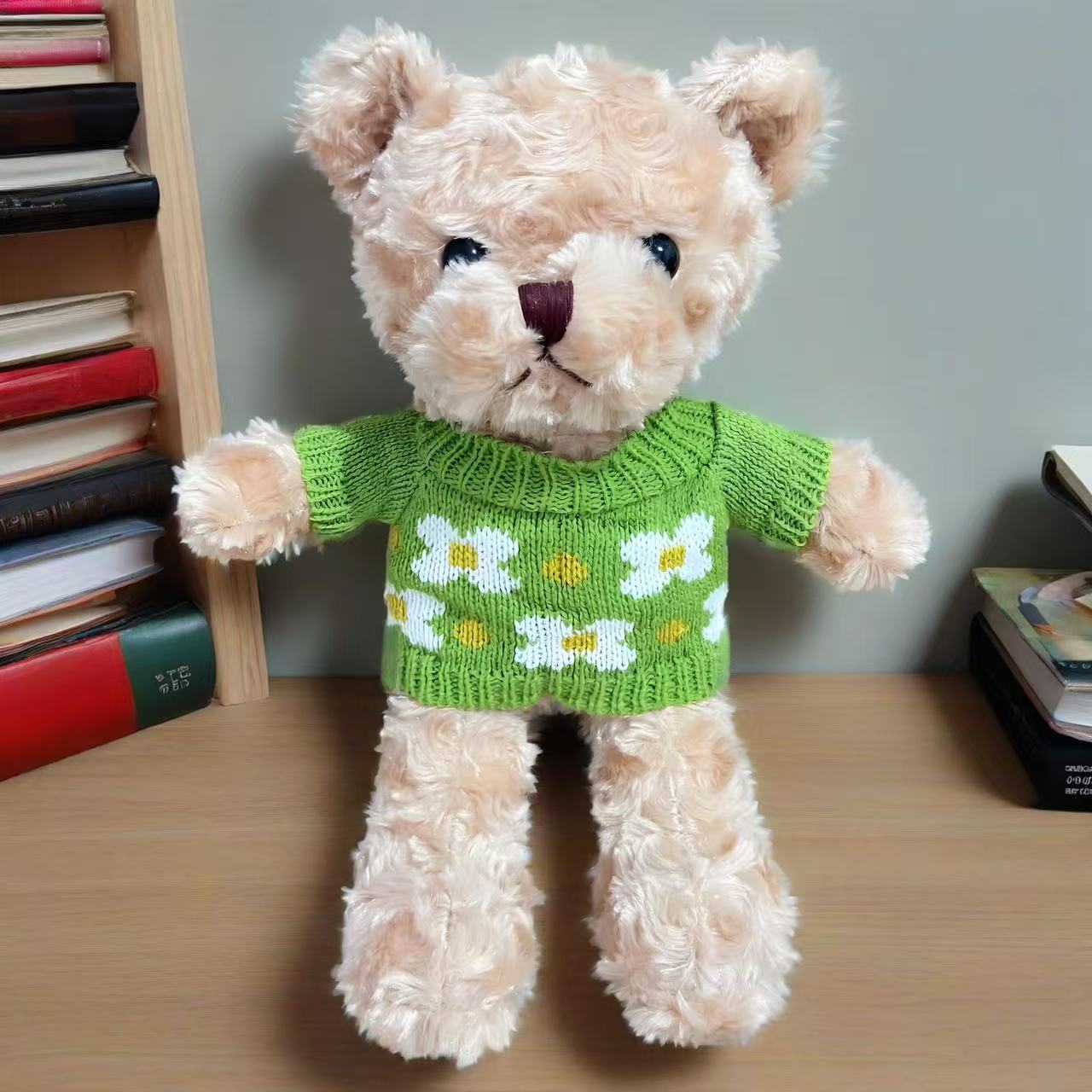 Mittens teddy bear figurine