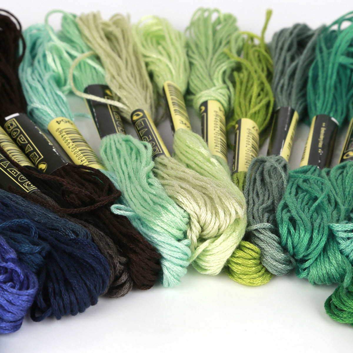 Mixed cross-stitch thread matching and replacement