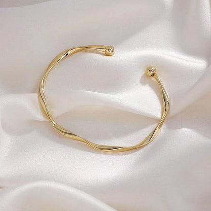 Mobius bracelet girl on Instagram