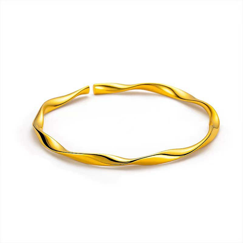 Möbius bracelet