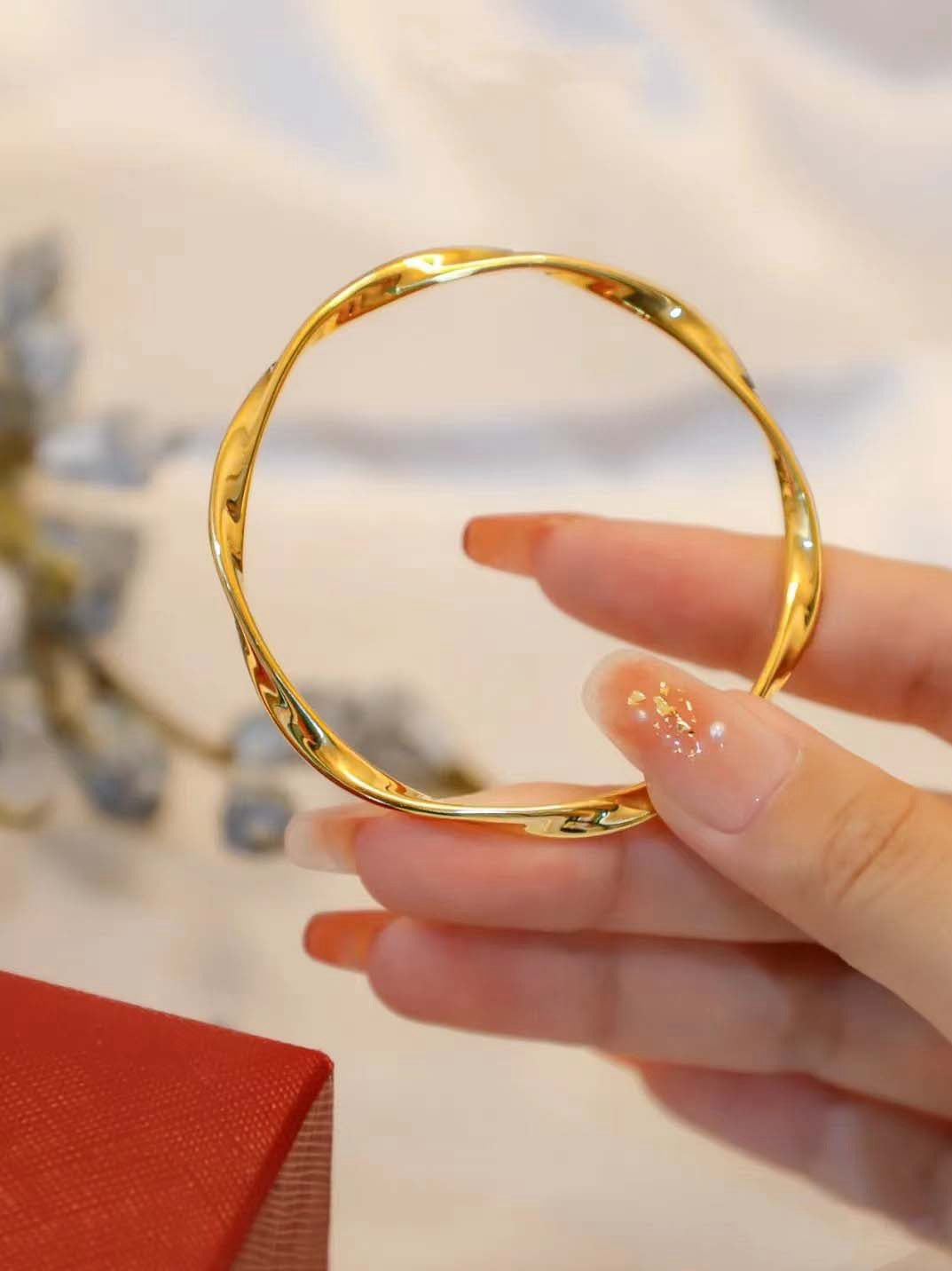 Möbius bracelet