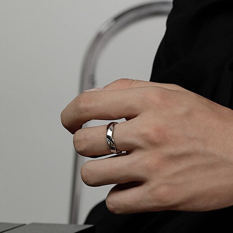 Mobius Ring Geometric Finger Ring