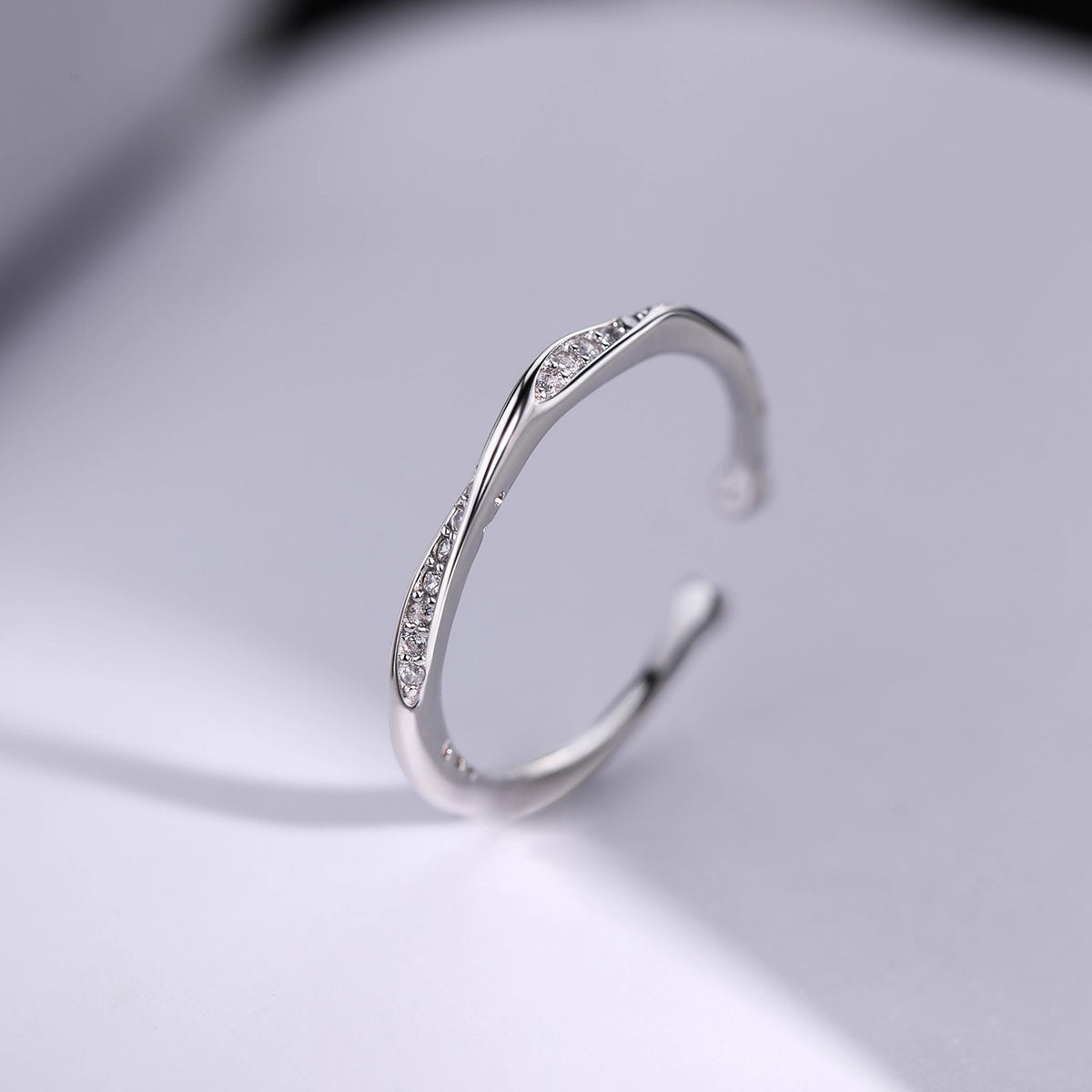 Mobius Strip Adjustable Geometric Finger Ring