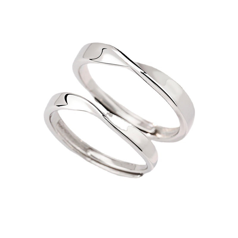 Mobius strip ring