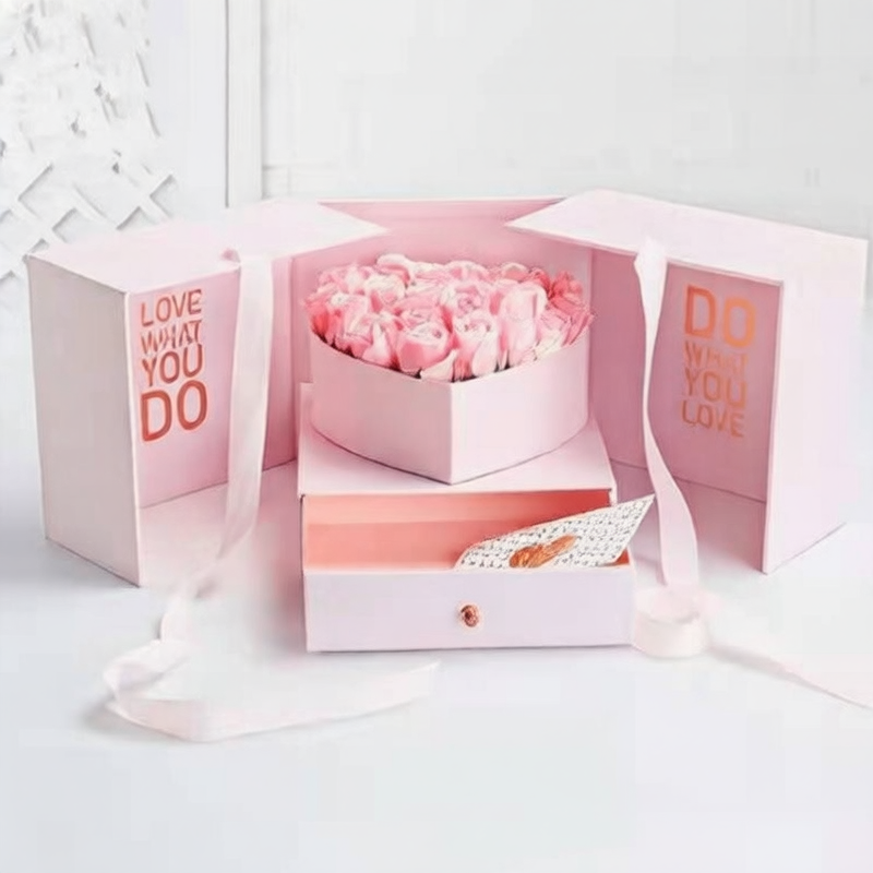 MoCube Heart-Shaped Flower Box