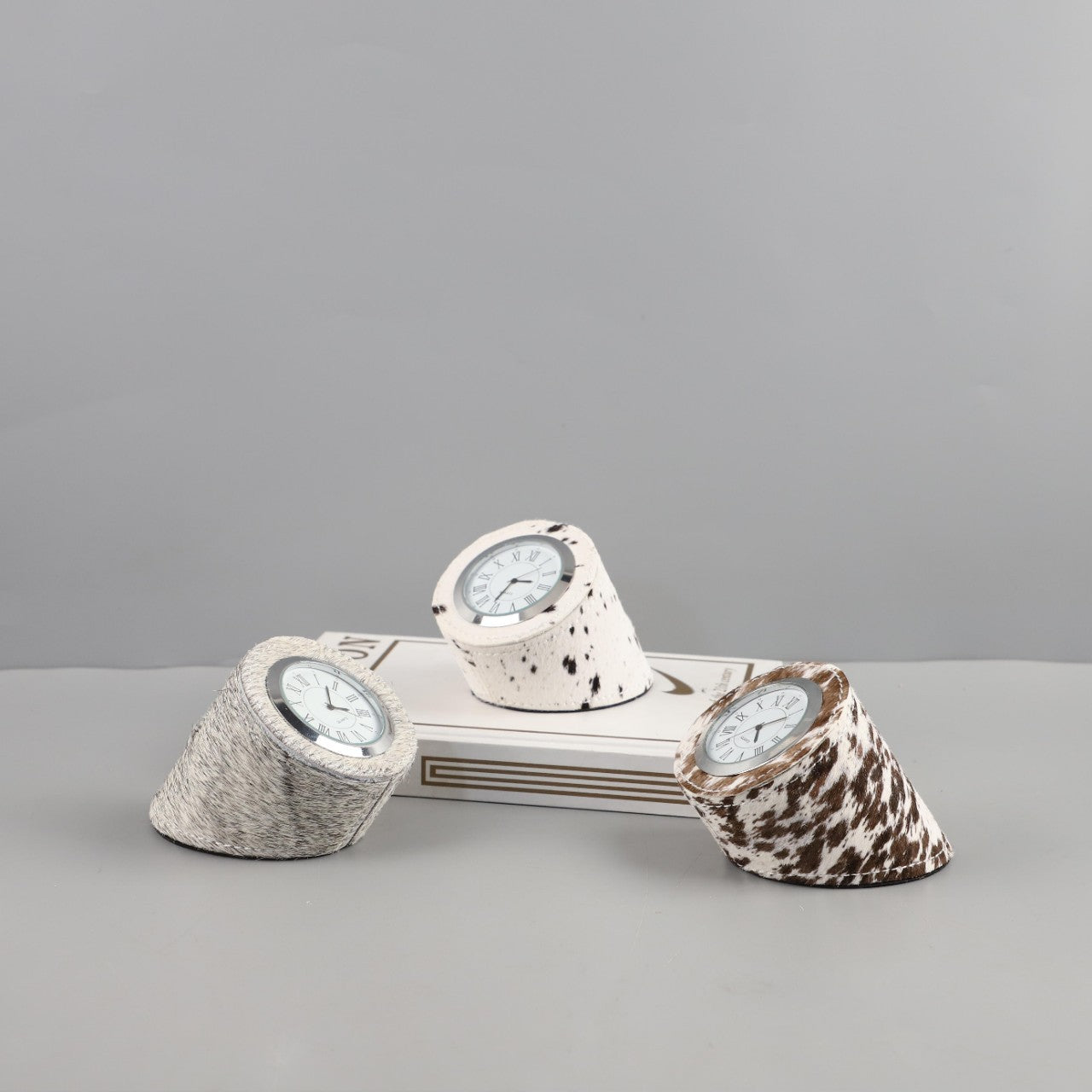 Modern Minimalist Desktop Clock