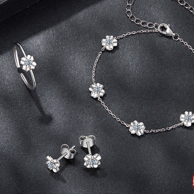 Moissanite Four-Leaf Clover Sterling Silver Jewelry