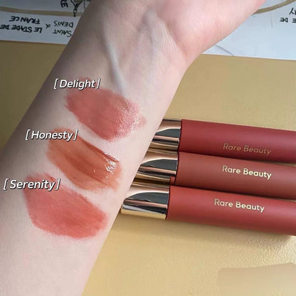 Moisturizing Pearlescent Lip Gloss with Hydrating Oil