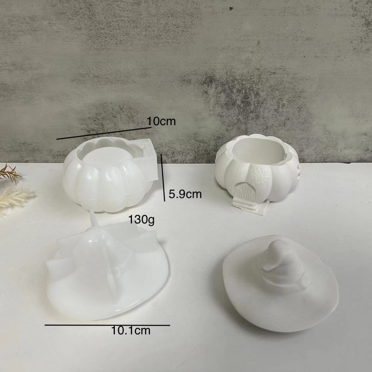 Mold for dispensing glue