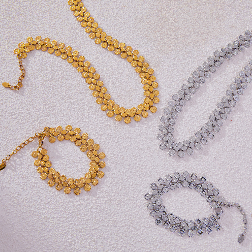Multi-circle mosaic necklace