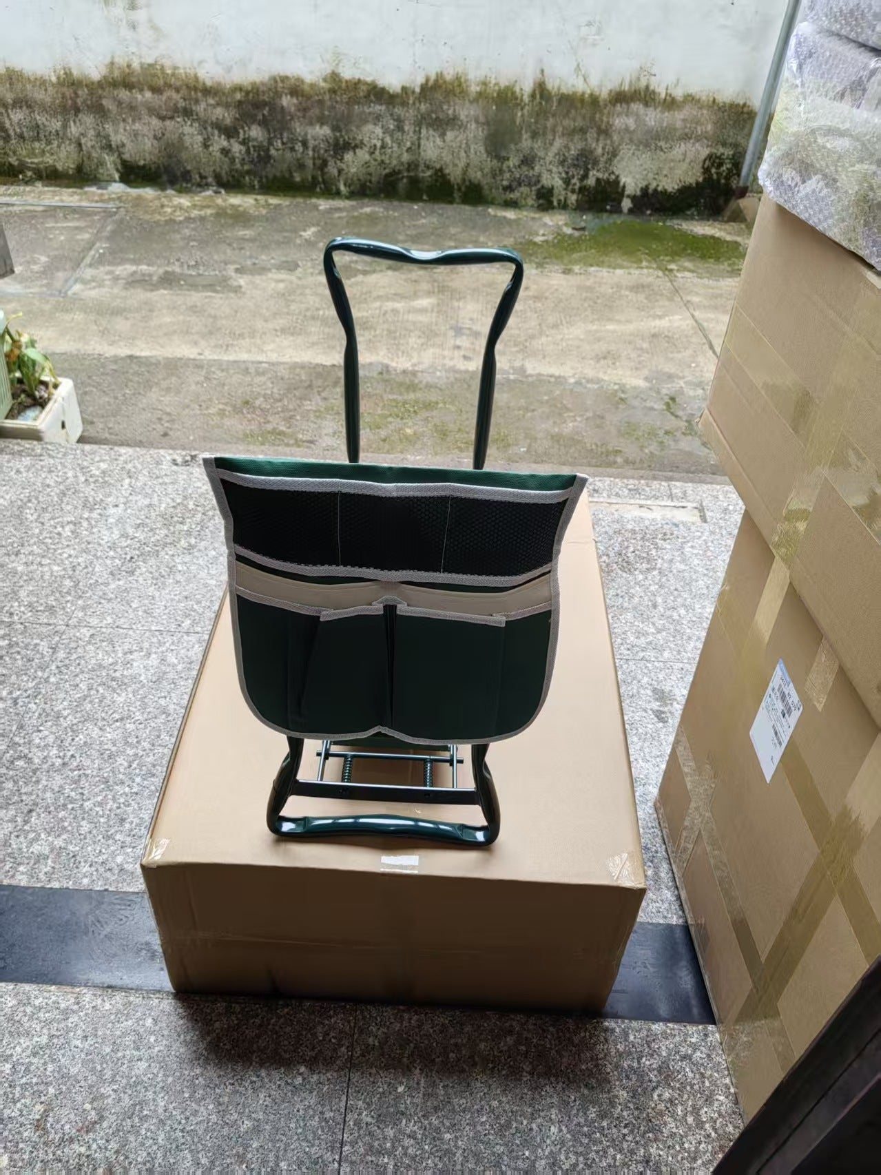 Multifunctional Foldable Garden Kneeling Stool with Storage Bag