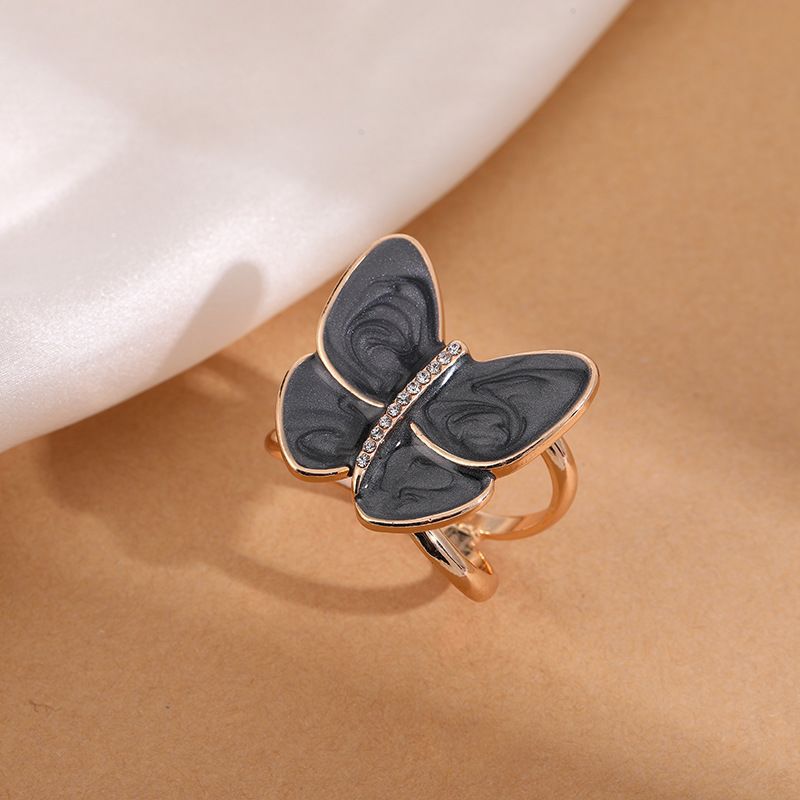 Multifunctional Pearl Scarf Buckle
