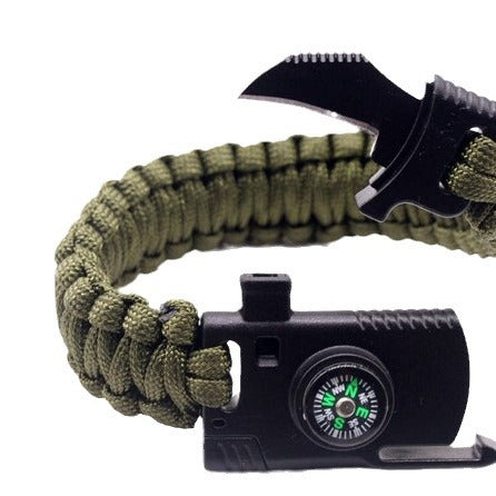 Multifunctional Survival Paracord Bracelet