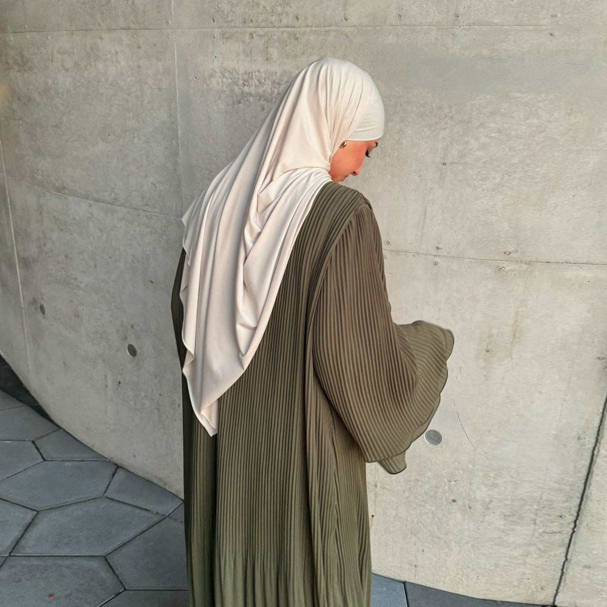 Muslim Dubai pullover robe