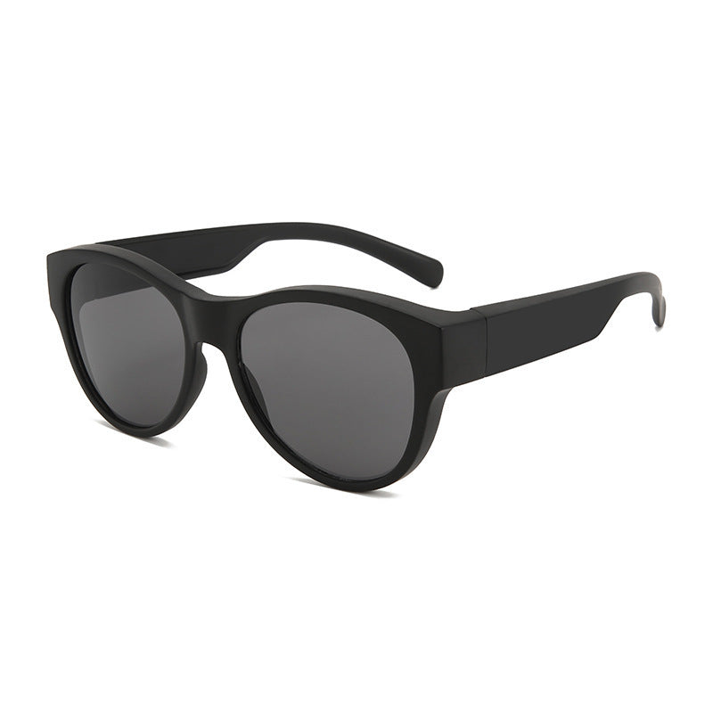 Myopia can be treated with sunglasses.