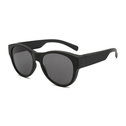 Myopia can be treated with sunglasses.