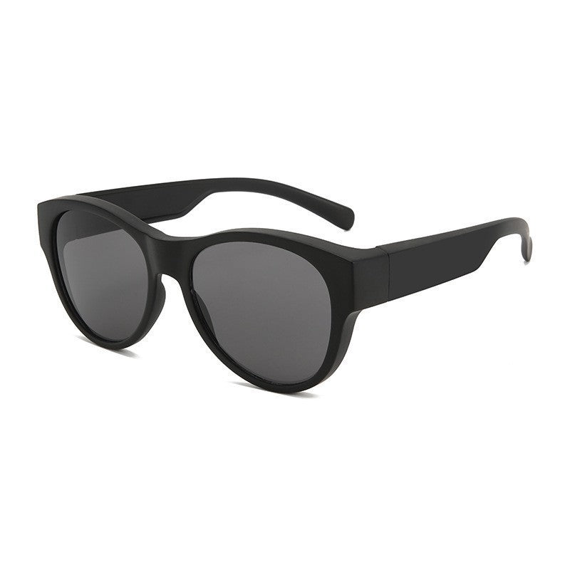 Myopia can be treated with sunglasses.