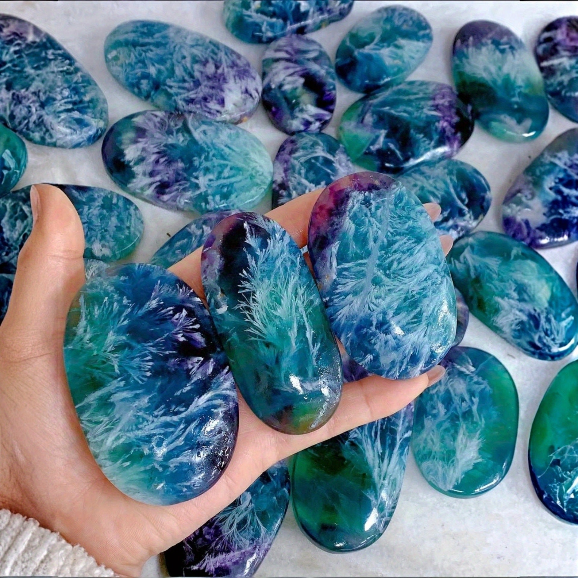 Natural Feather Fluorite Handheld Stone Decoration
