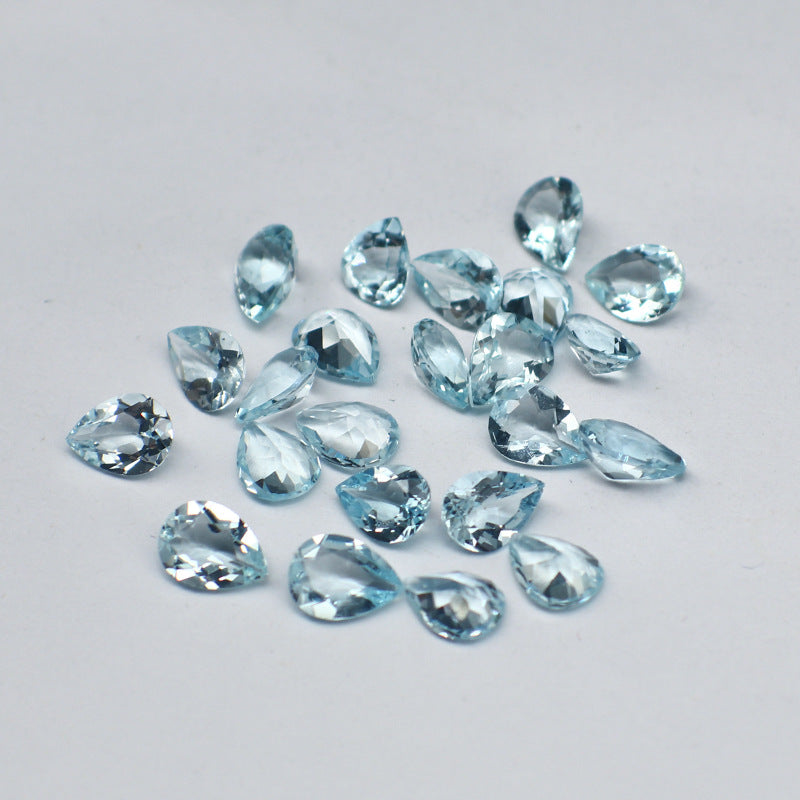 Natural teardrop-shaped gem