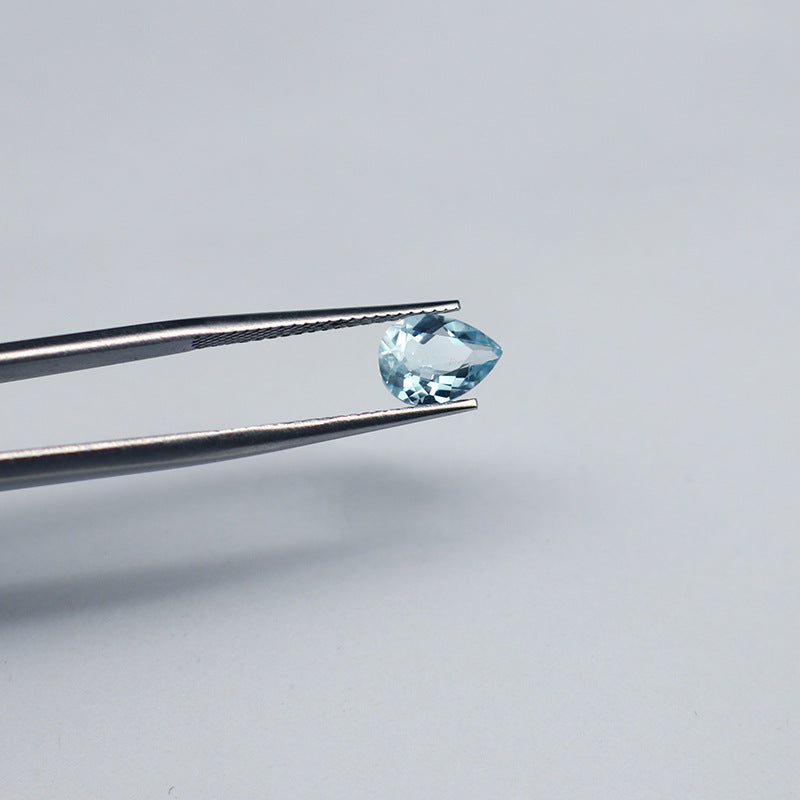 Natural teardrop-shaped gem