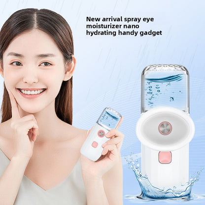 Nebulizing eye moisturizer