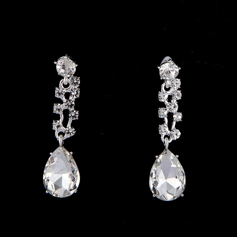 Necklace and earrings set