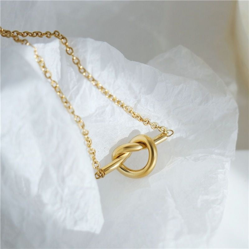 Necklace with Adjustable Chain