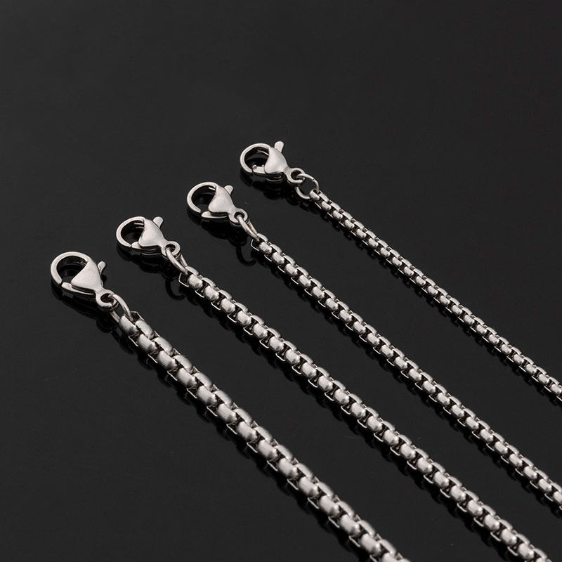 Neutral necklace