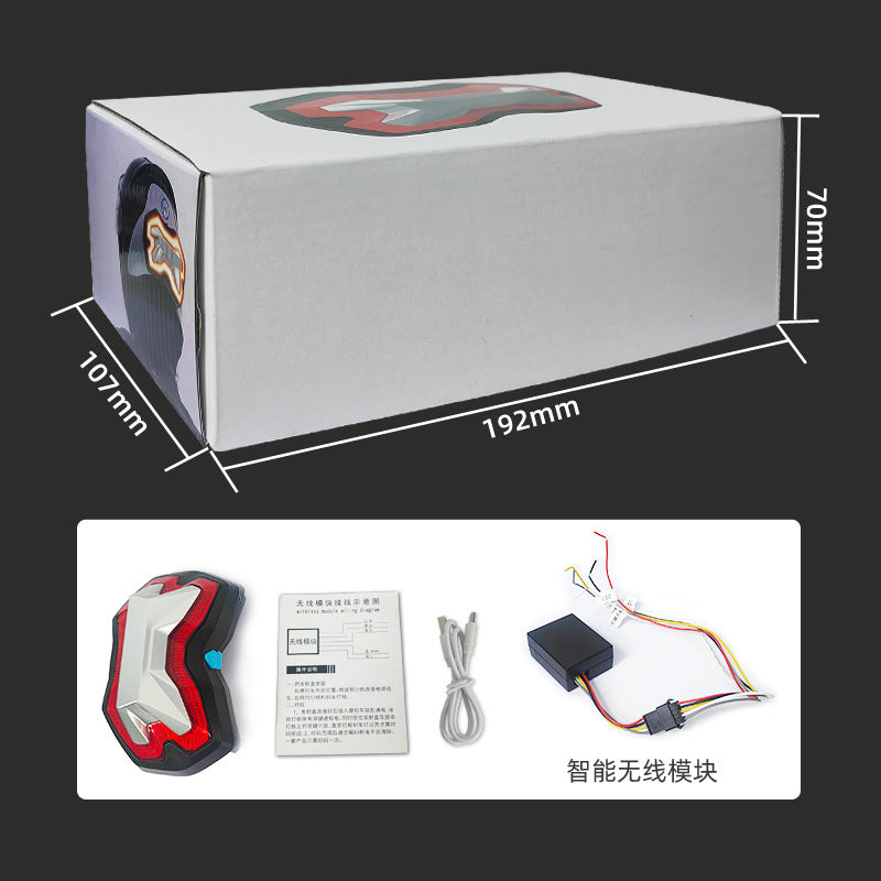 New product motorcycle helmet warning light smart USB rechargeable wireless helmet with battery and turn signal light