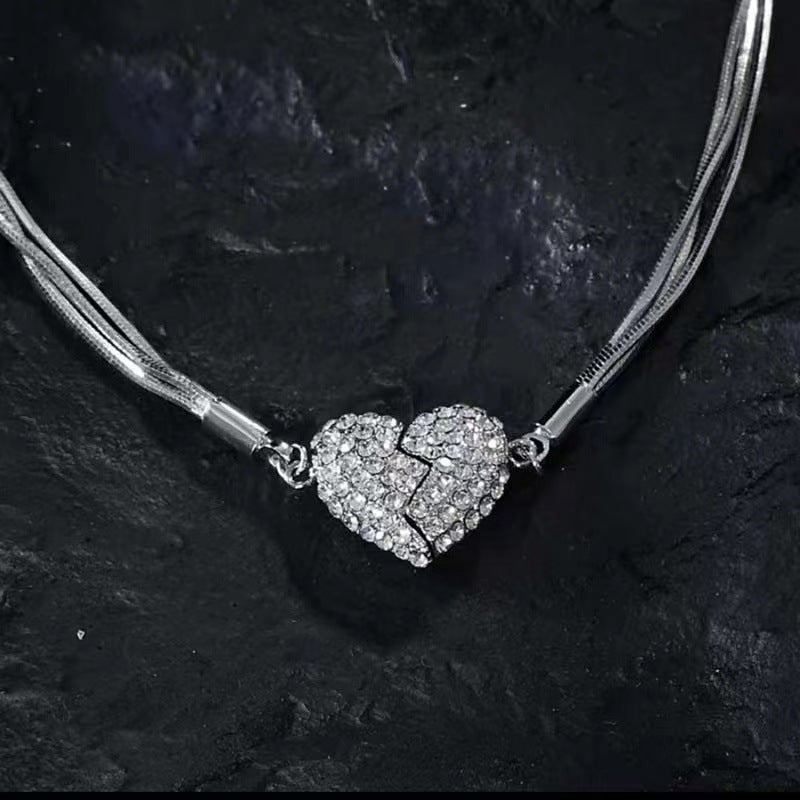 Niche design necklace Diamond Love magnet necklace multi-layer snake bone chain heart necklace temperament clavicle chain