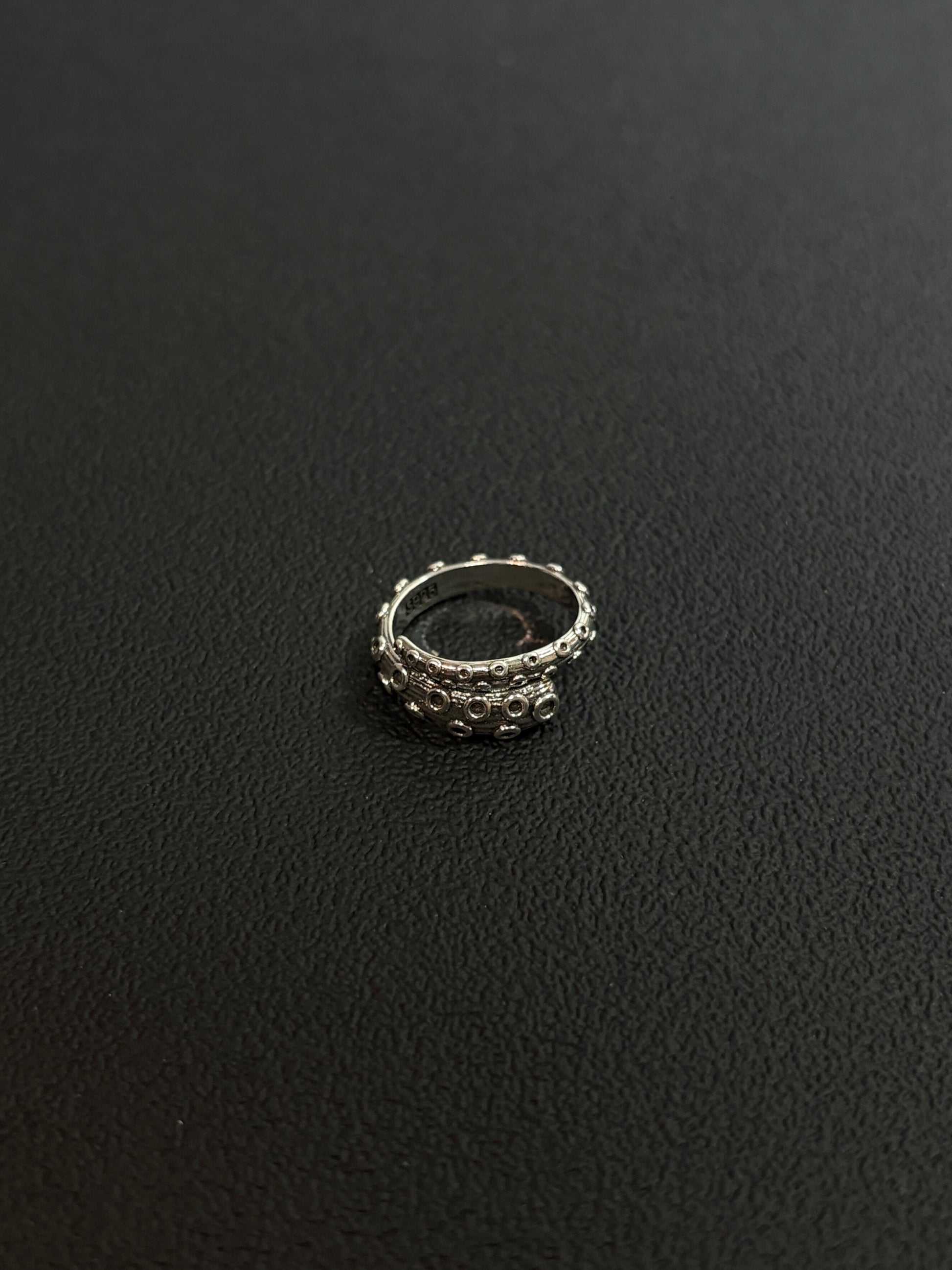 Niche ring