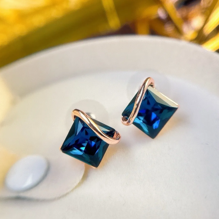 Niche Sapphire Blue Crystal Necklace and Stud Earrings